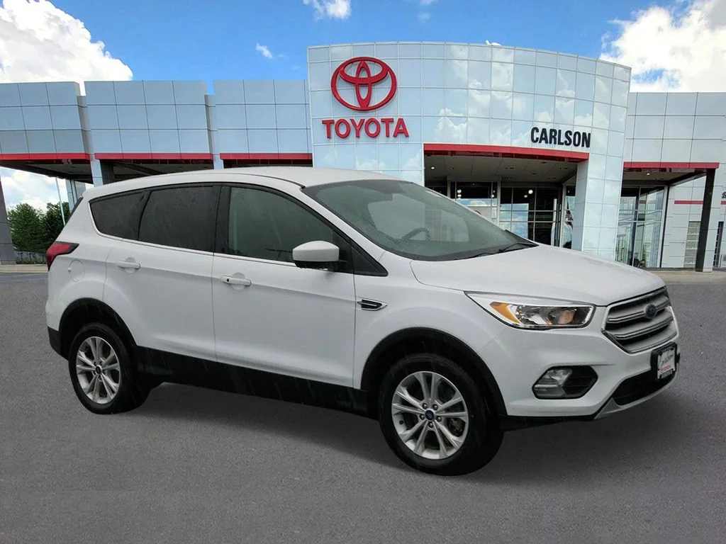 Used 2019 Ford Escape SE with VIN 1FMCU9GDXKUB31202 for sale in Minneapolis, Minnesota