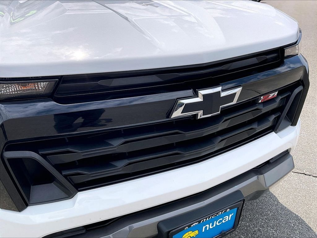 Used 2024 Summit White Chevrolet Z71 image 29