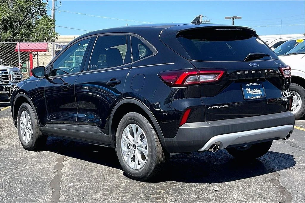 Used 2024 Black Metallic Ford Active image 10