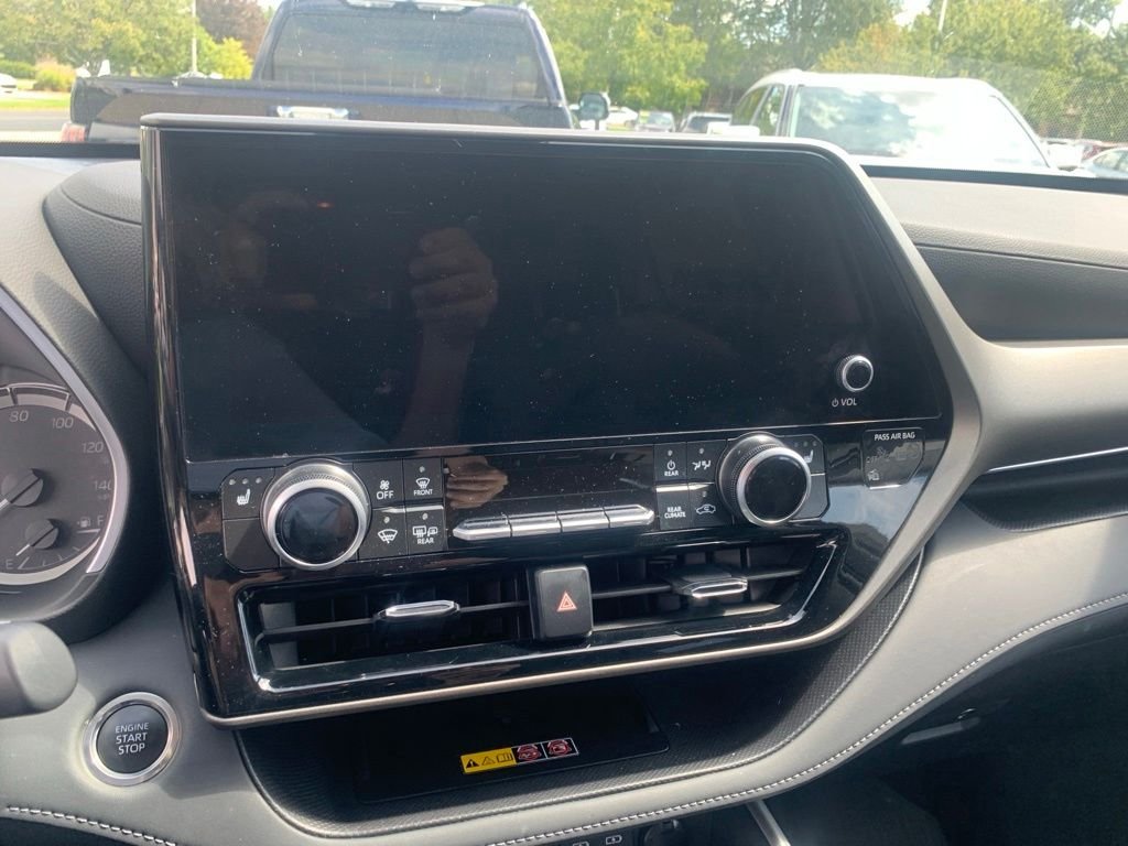 Used 2025 Black Toyota XLE image 14