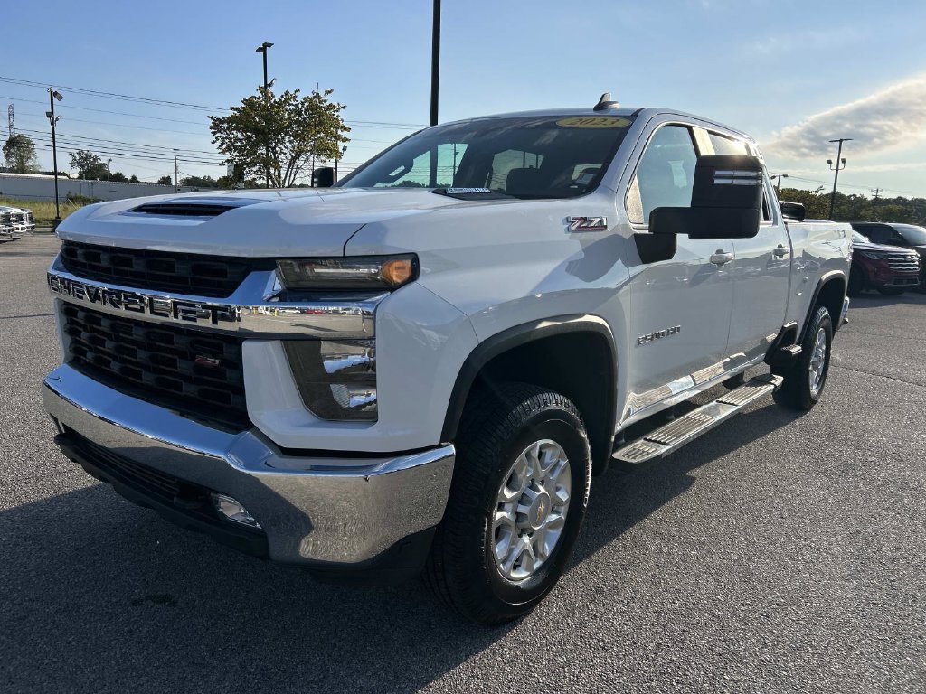 Used 2023 Summit White Chevrolet LT image 7