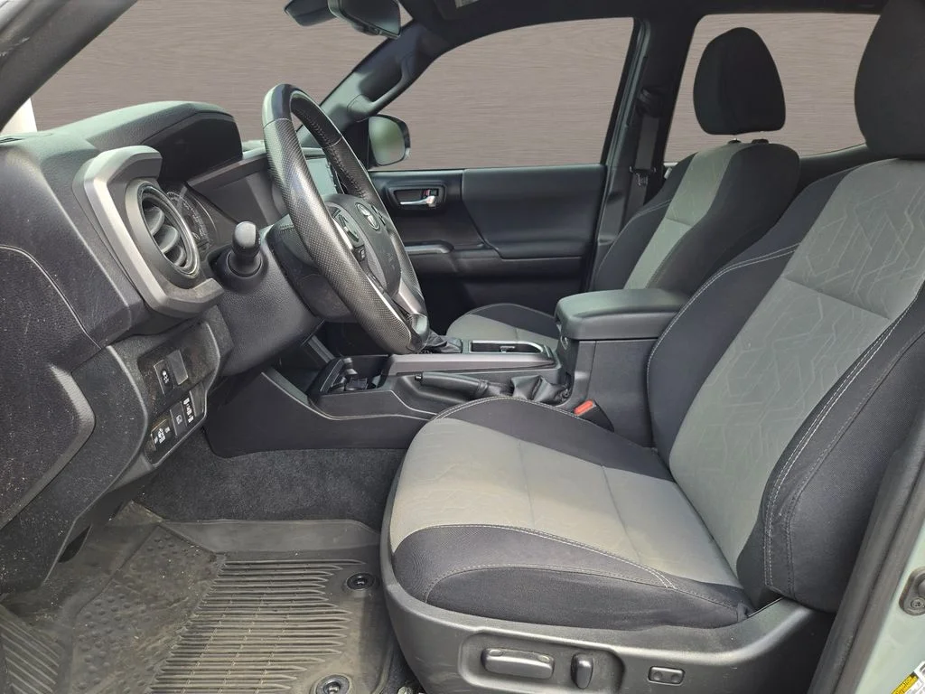 Used 2022  Toyota TRD Off-Road image 23