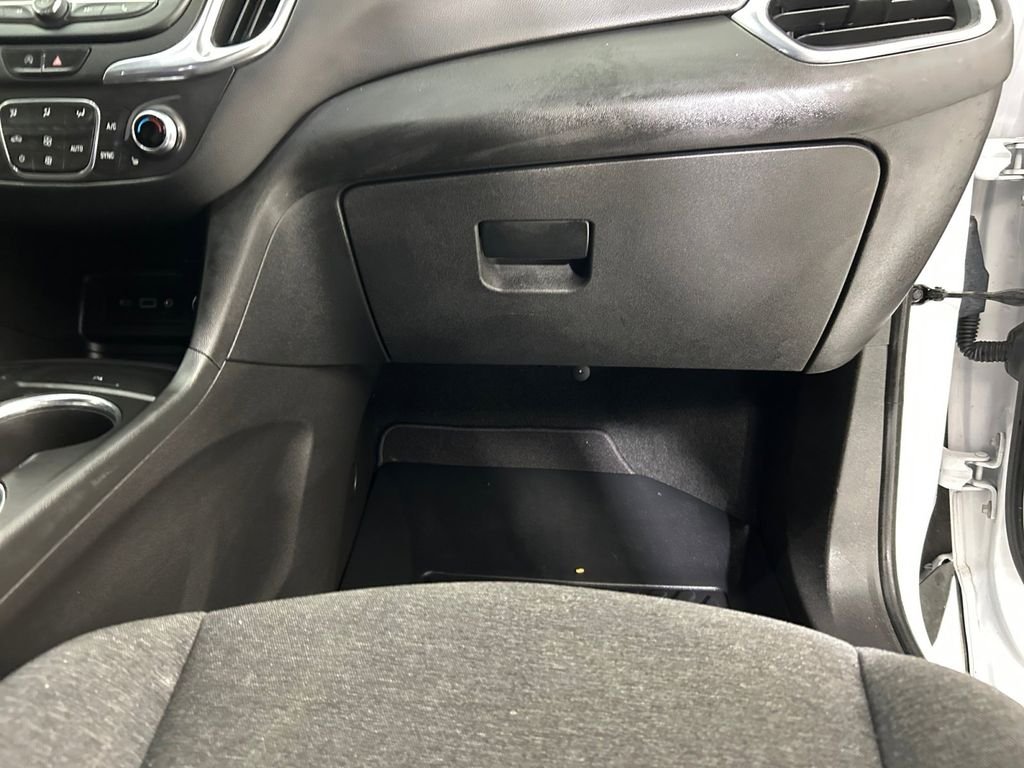 Used 2022 White Chevrolet LT image 24