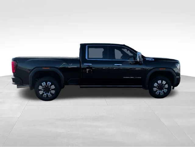 Used 2024 Onyx Black GMC Denali image 7