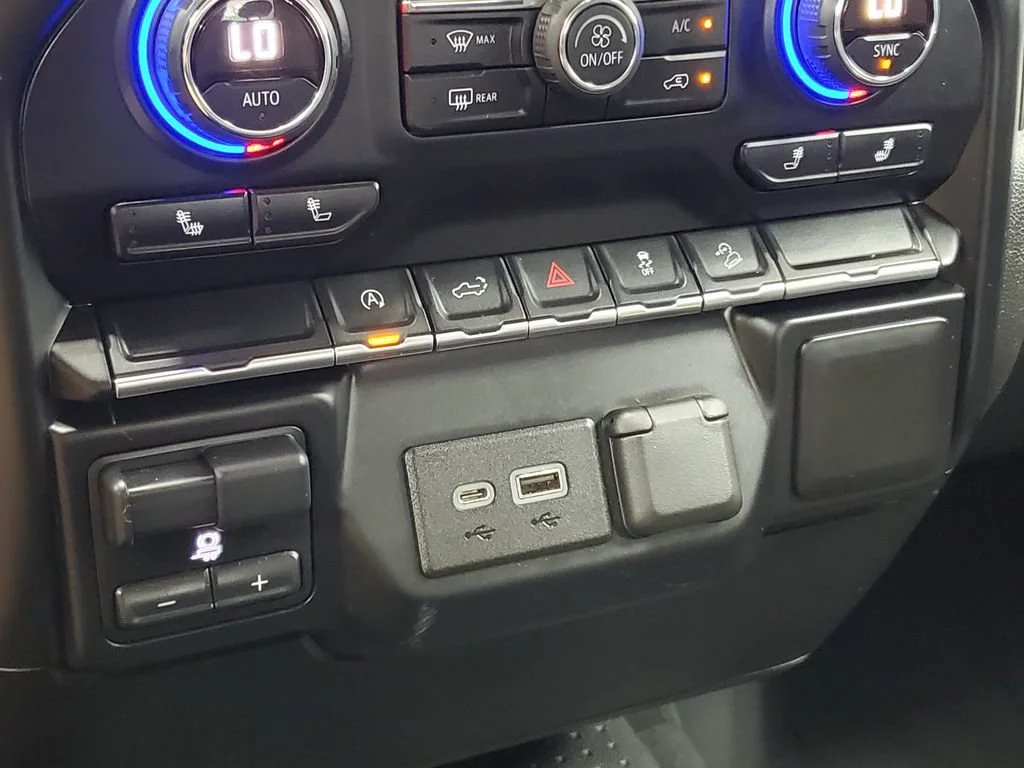 Used 2019 SHADOW GRAY METALLIC Chevrolet RST image 17