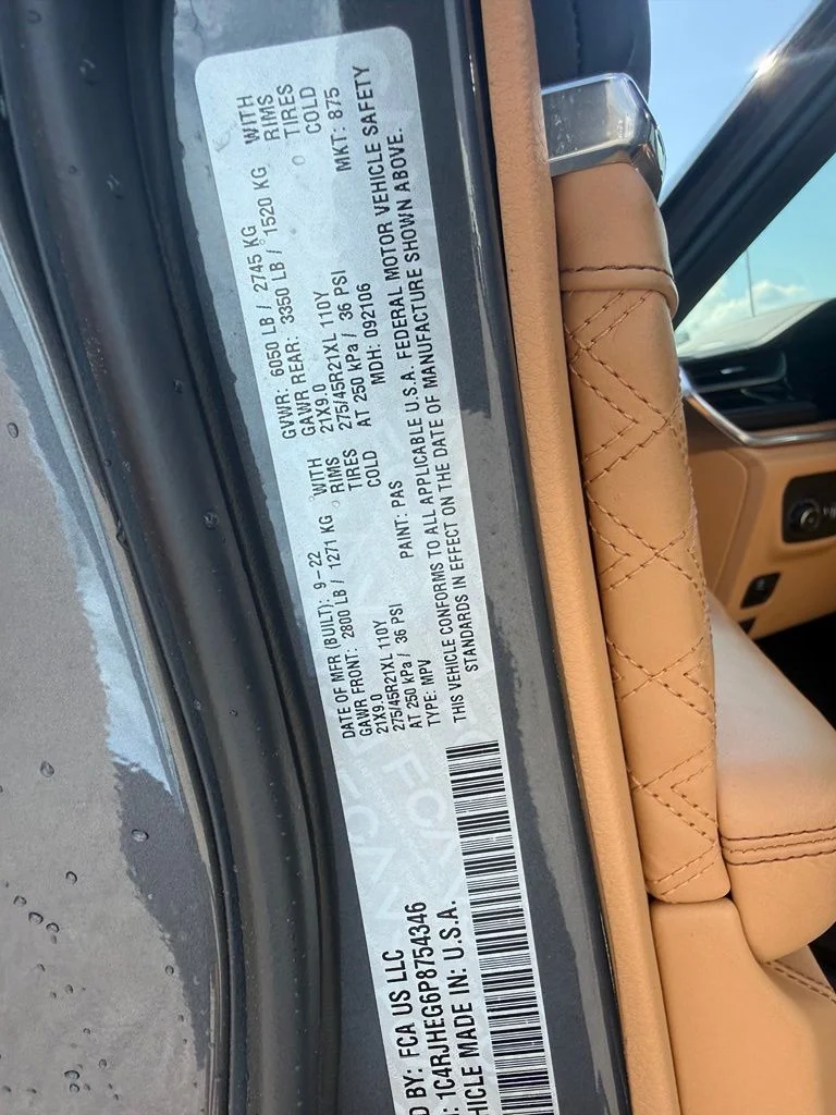 Used 2023 Gray Jeep Summit Reserve image 23