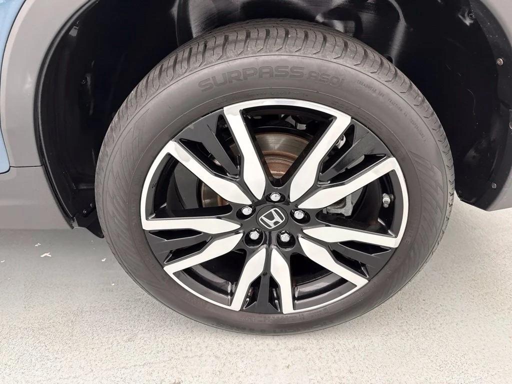 2022 Honda Pilot TOURING SUV Slide 5