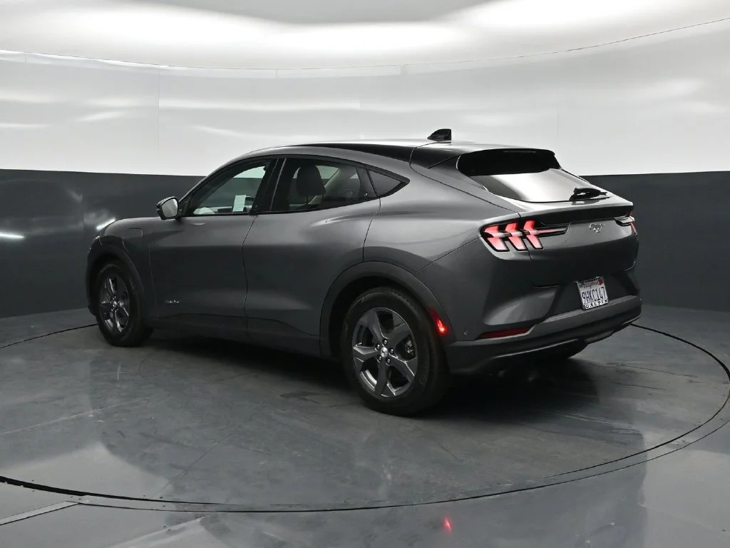 Used 2023 Gray Ford Select image 6