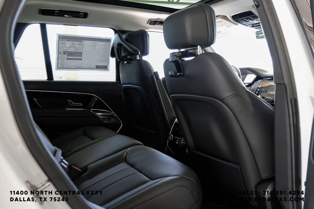 New 2026 Fuji White Land Rover SE image 38