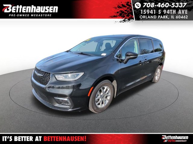 Certified Pre-Owned 2023 Chrysler Pacifica Touring L 4D Passenger Van