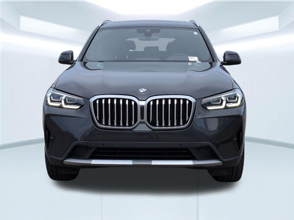 Used 2024 Gray BMW xDrive30i image 8