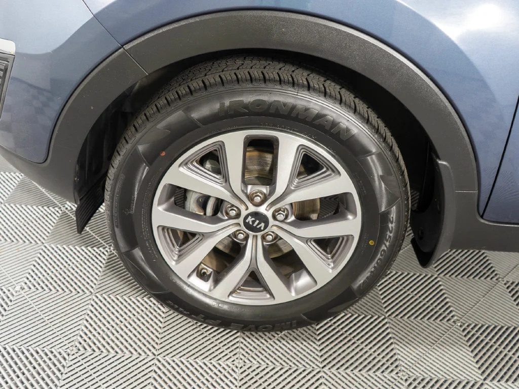 Used 2015 Blue Kia LX image 23