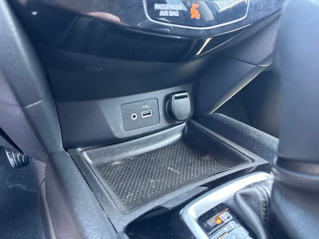 Used 2019 Gray Nissan SV image 28