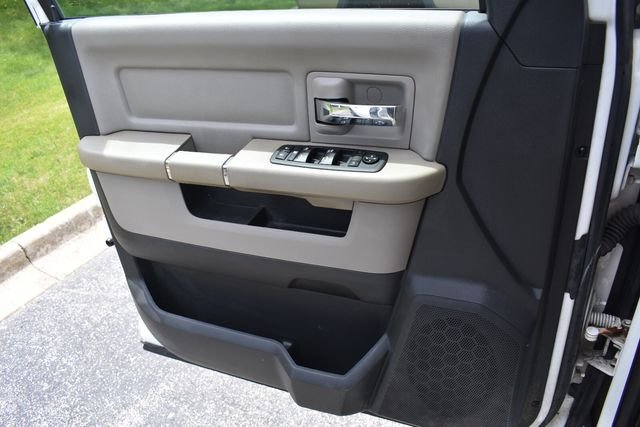 Used 2011 White Ram Big Horn image 31