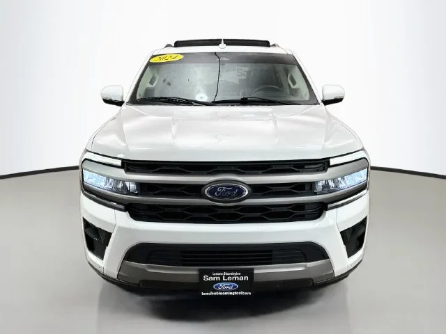 Used 2024 Oxford White Ford XLT image 2
