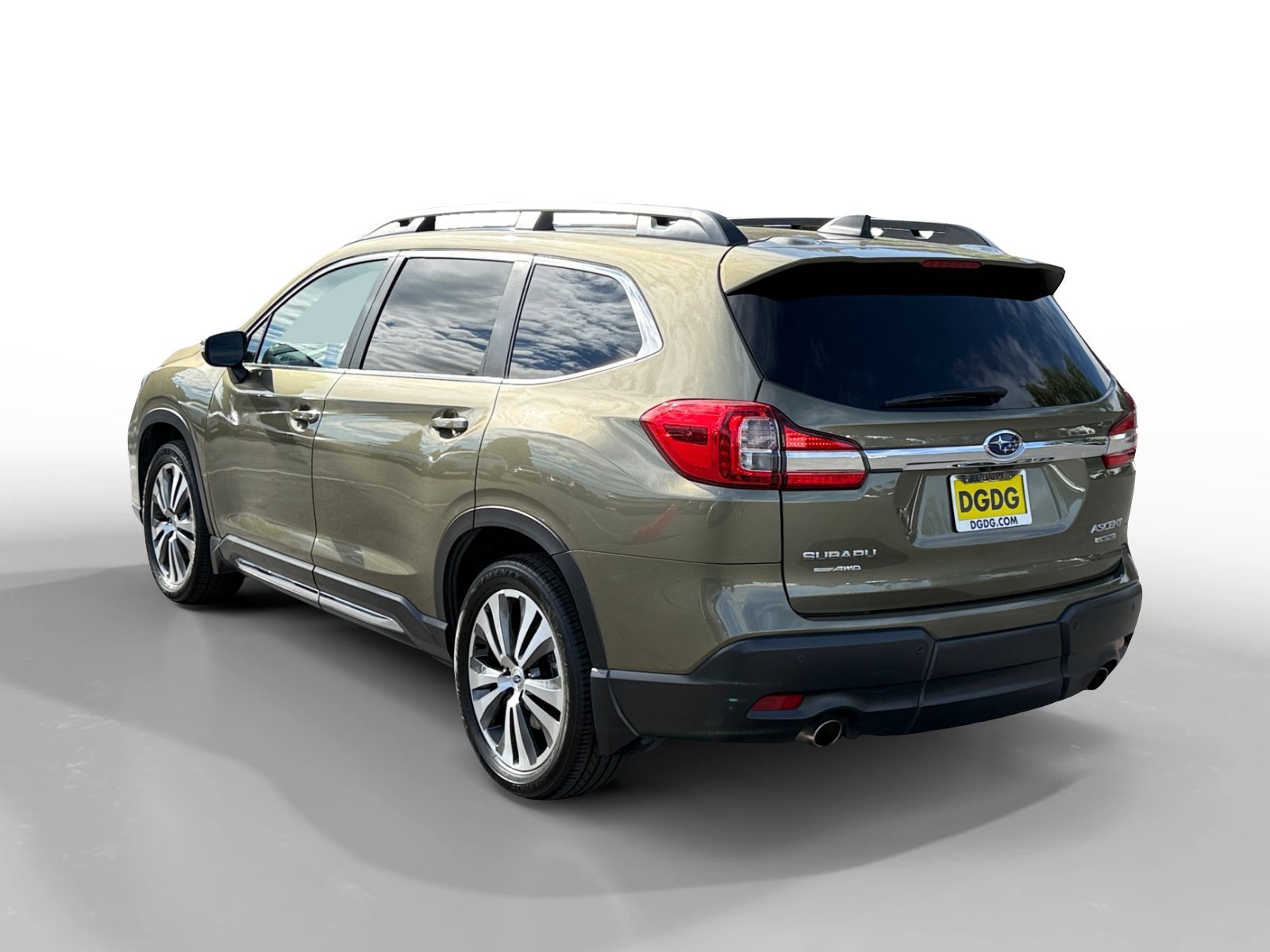Used 2022 Autumn Green Metallic Subaru  image 3