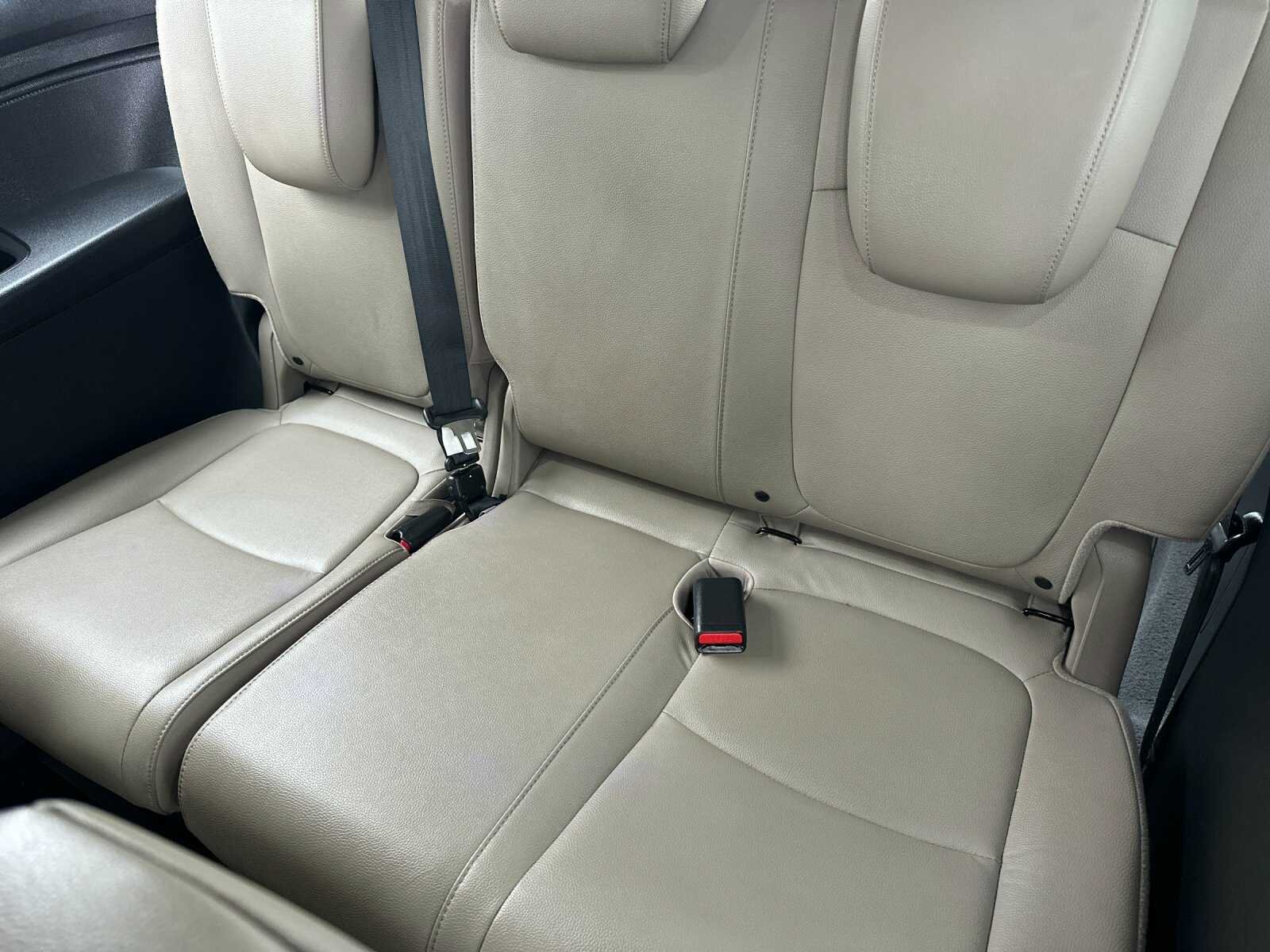 Used 2018 White Diamond Pearl Honda Elite 4D Passenger Van image 18