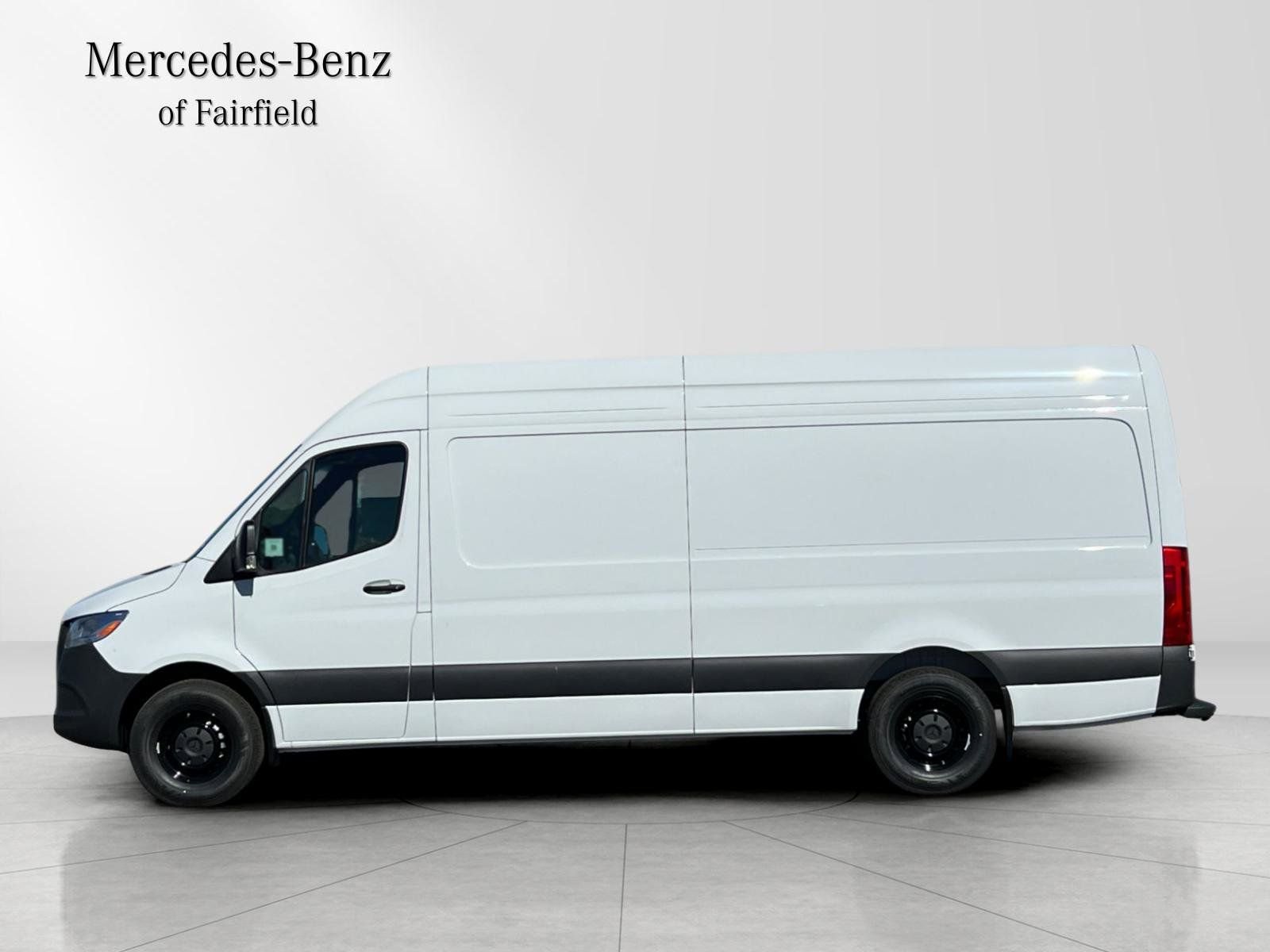 New 2026 Arctic White Mercedes-Benz Cargo 170 WB image 4