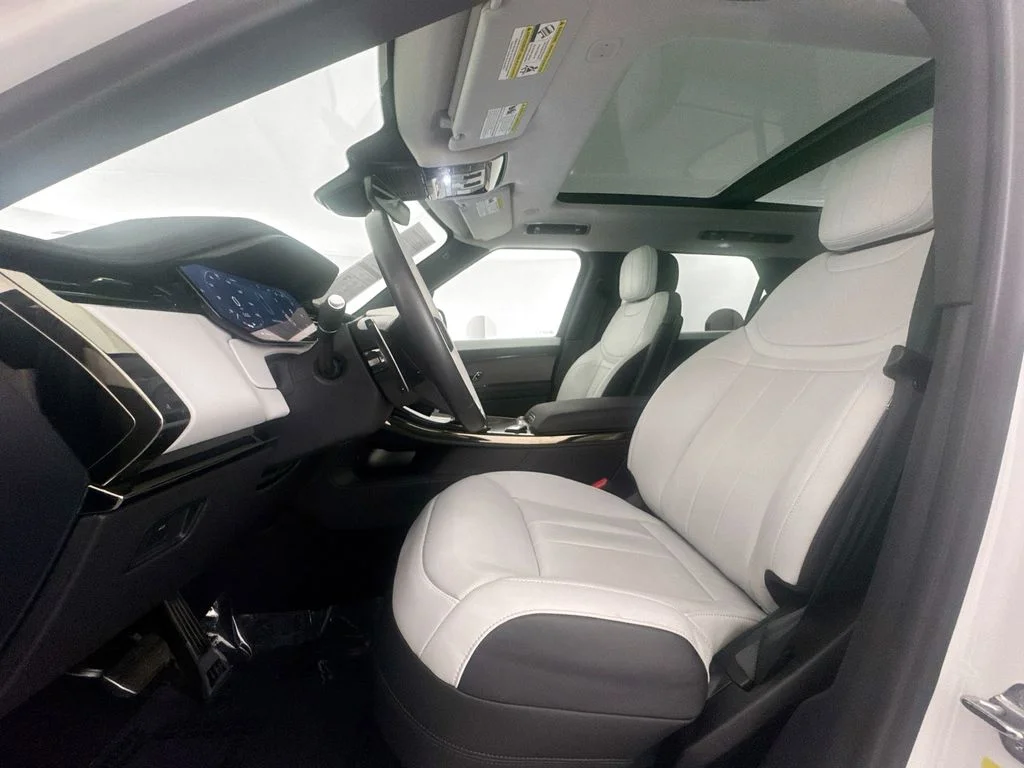 Certified Used 2024 White Land Rover Dynamic SE image 20