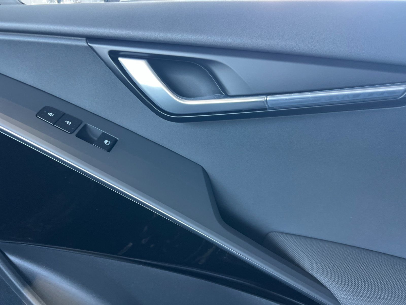 New 2026 Snow White Pearl Kia EX image 19