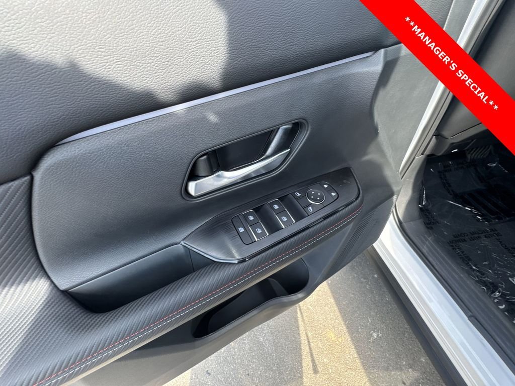 2025 Nissan Kicks SR AWD - Photo 13