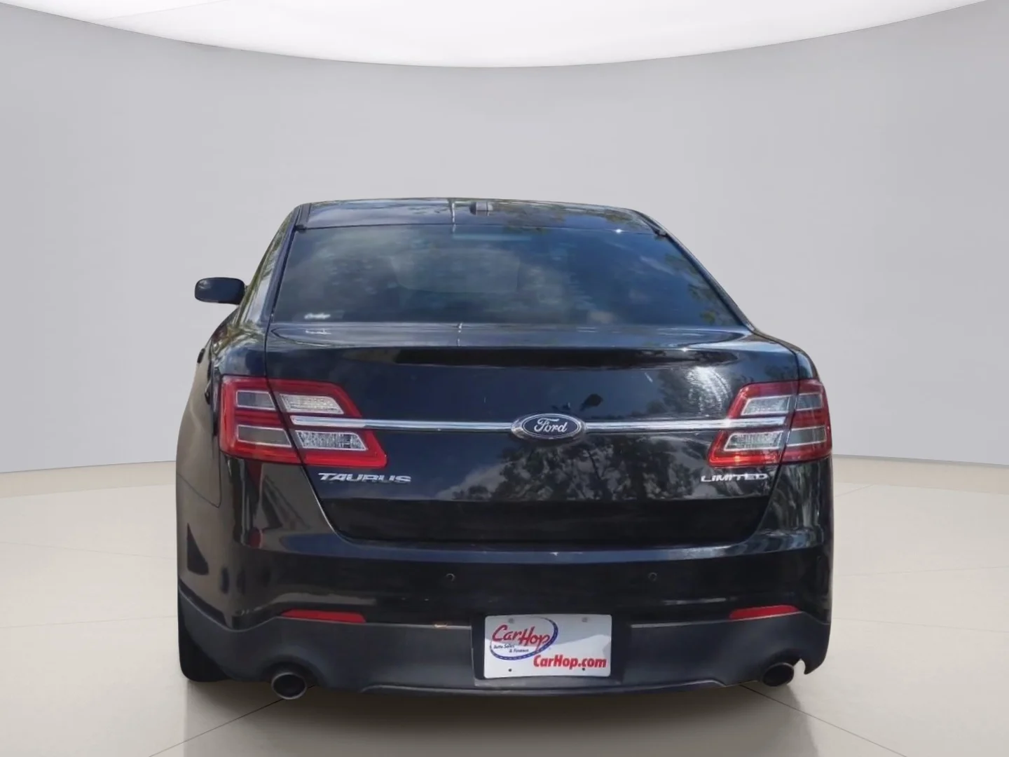 Used 2016 Black Ford LIMITED image 4