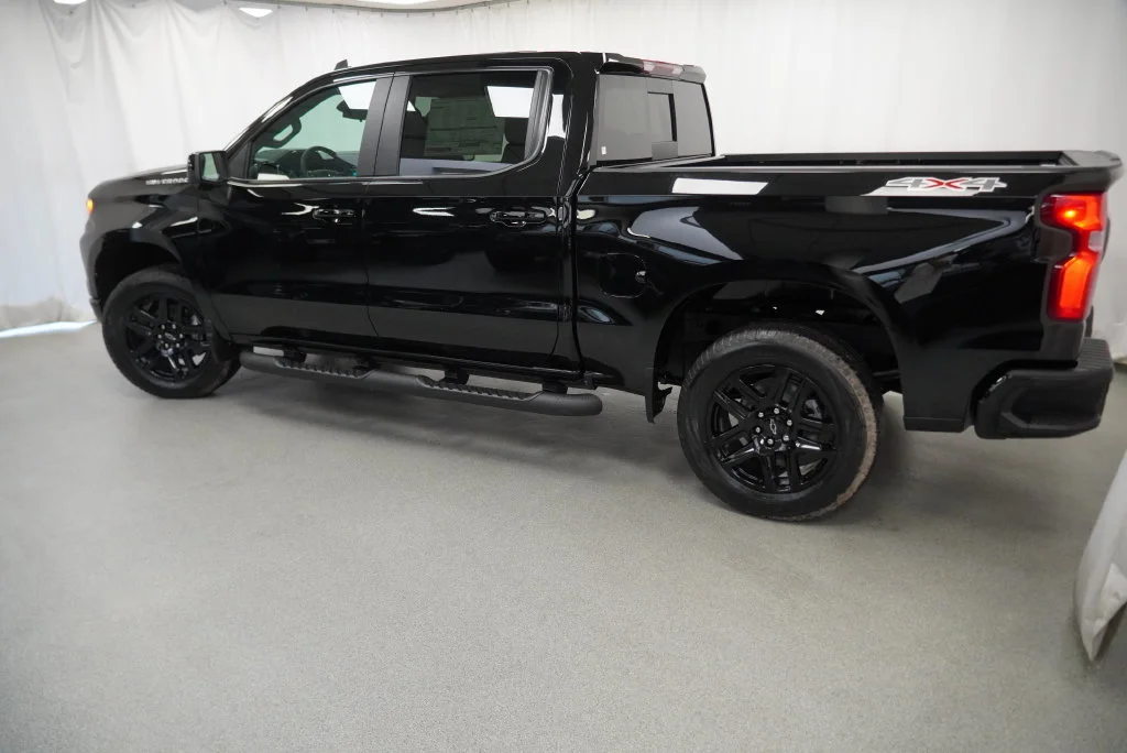 New 2026 Black Chevrolet RST image 38