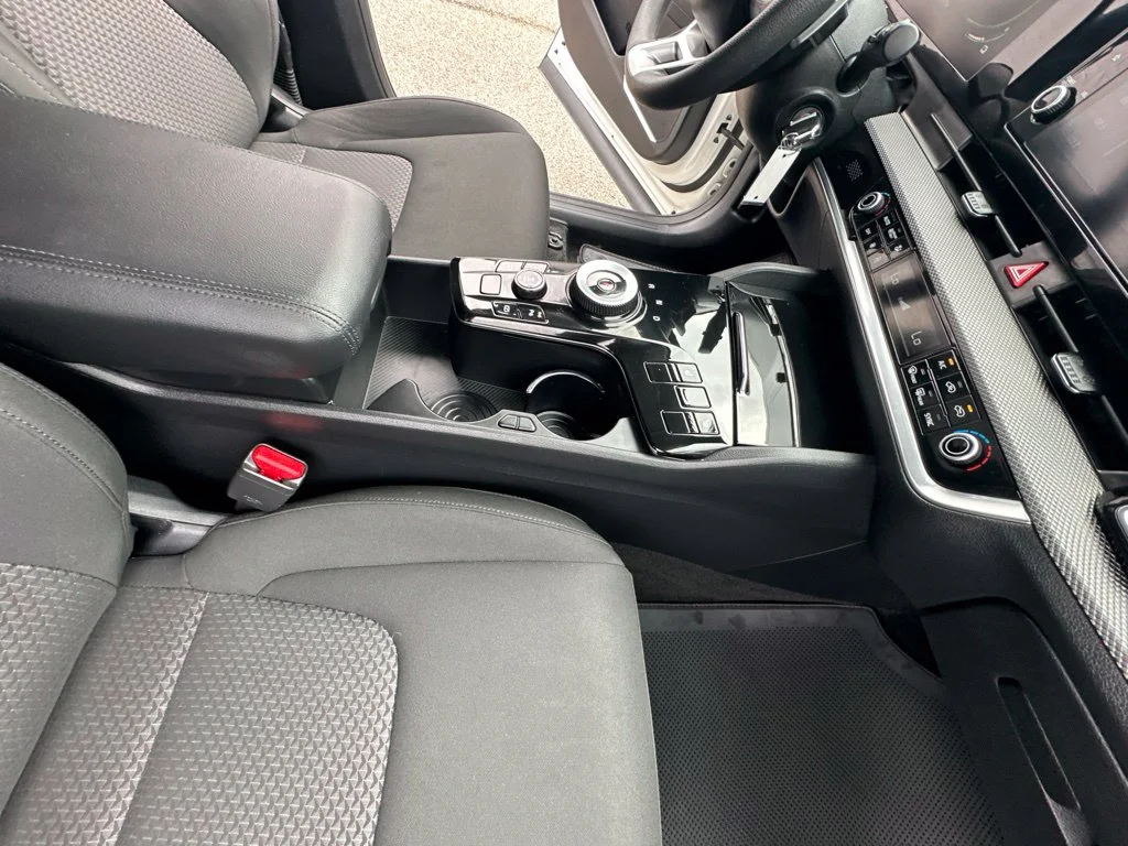 Used 2023 White Kia LX image 36