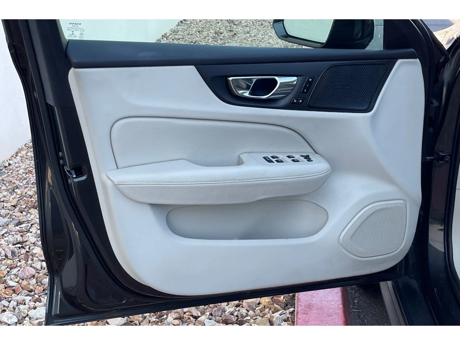 Used 2022 Pine Grey Metallic Volvo T5 image 11