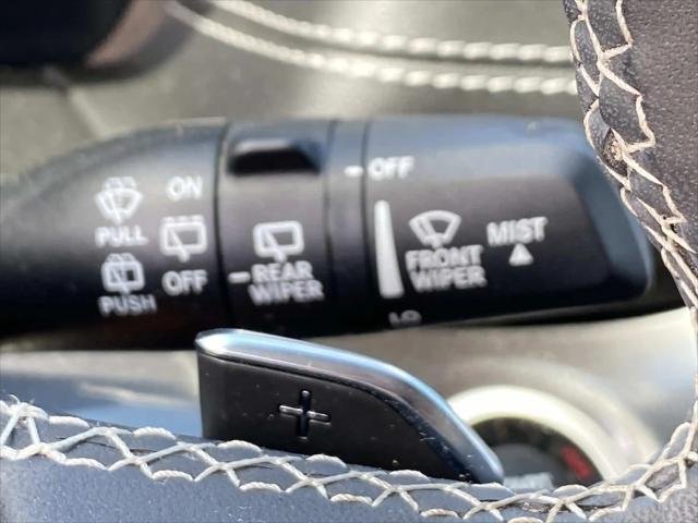 Used 2023 Diamond Black Crystal Pearlcoat Jeep Laredo image 20