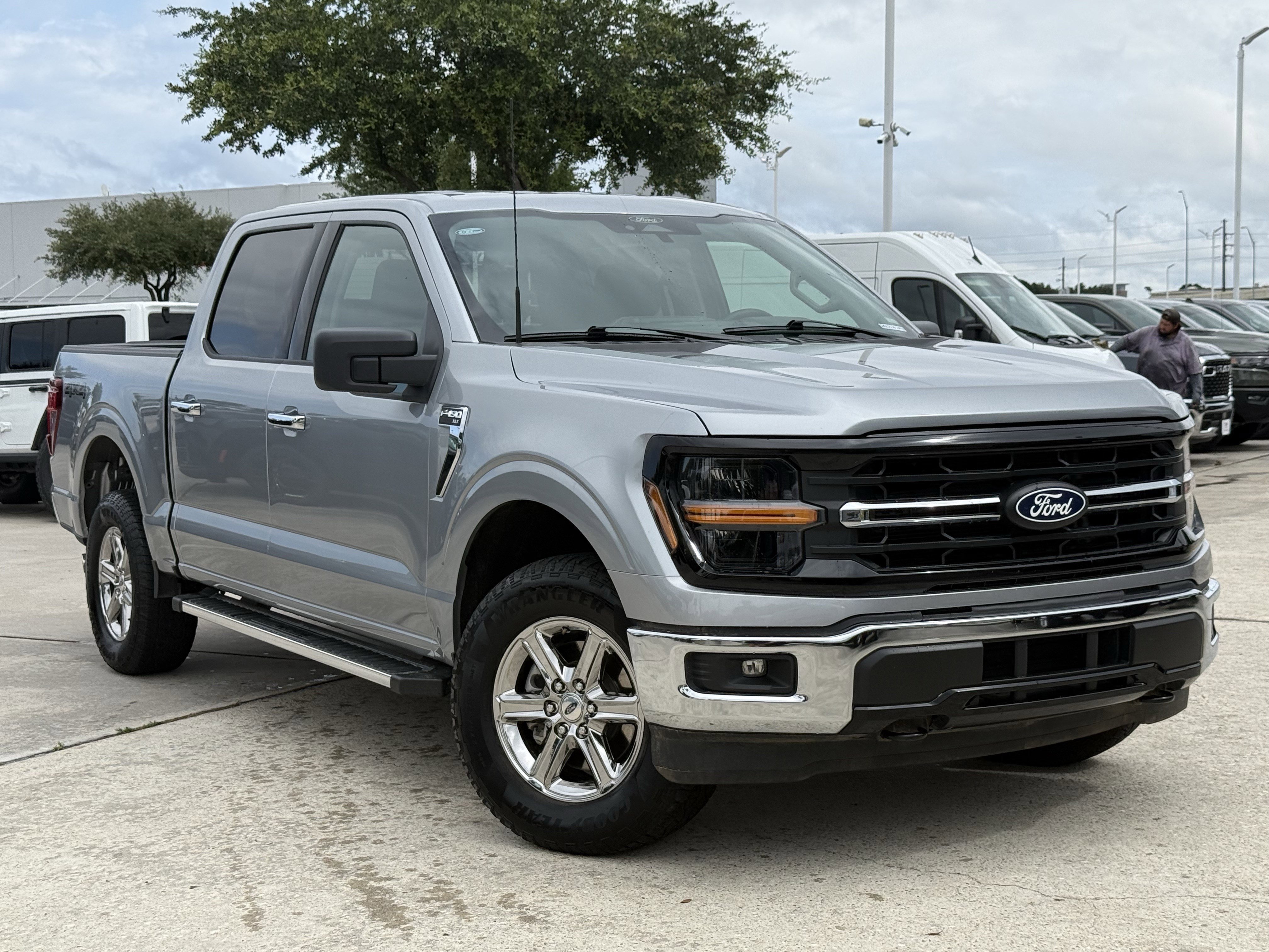 Used 2025 Silver Metallic Ford XLT image 2