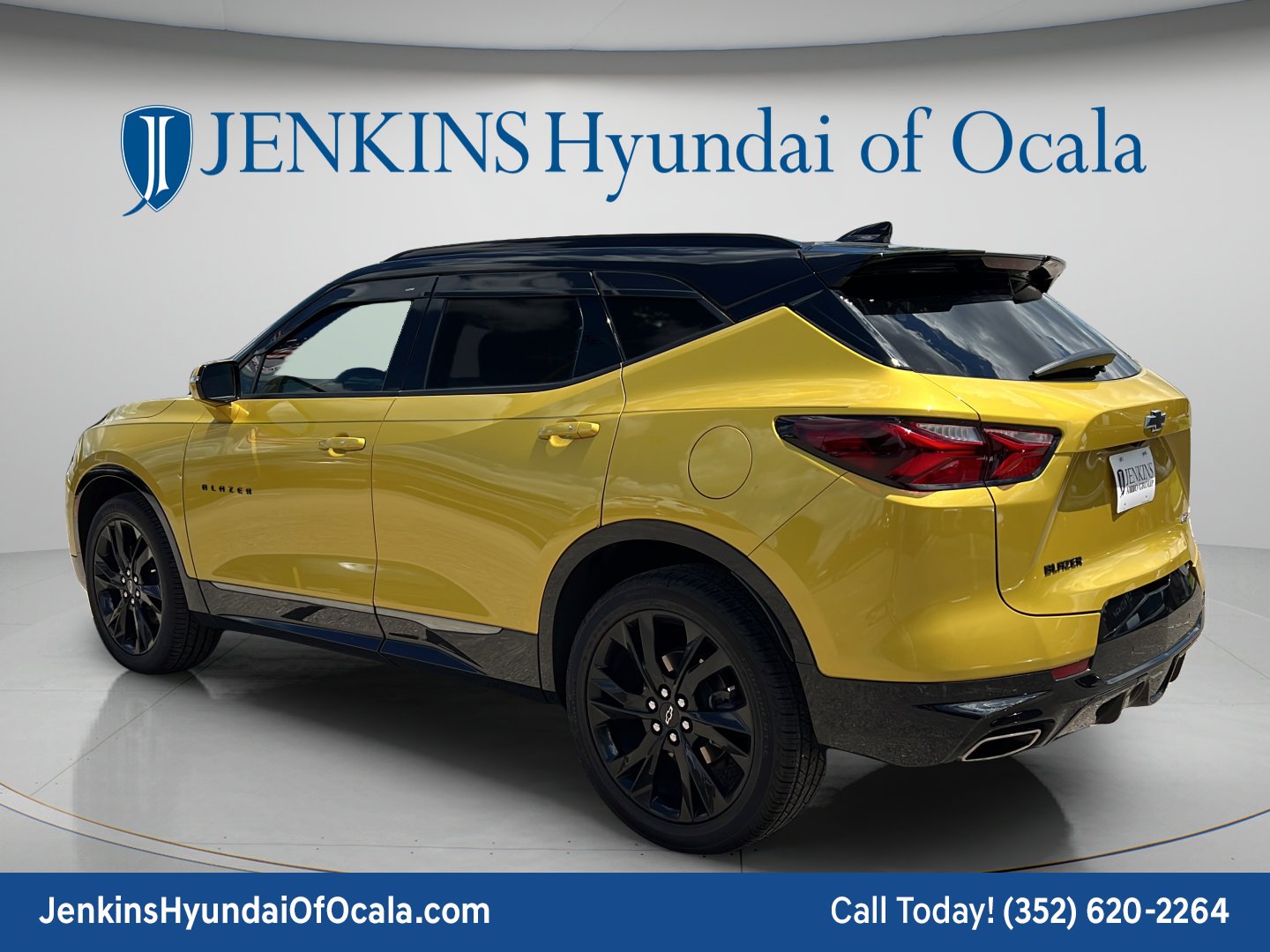 Used 2022 Nitro Yellow Metallic Chevrolet RS image 7