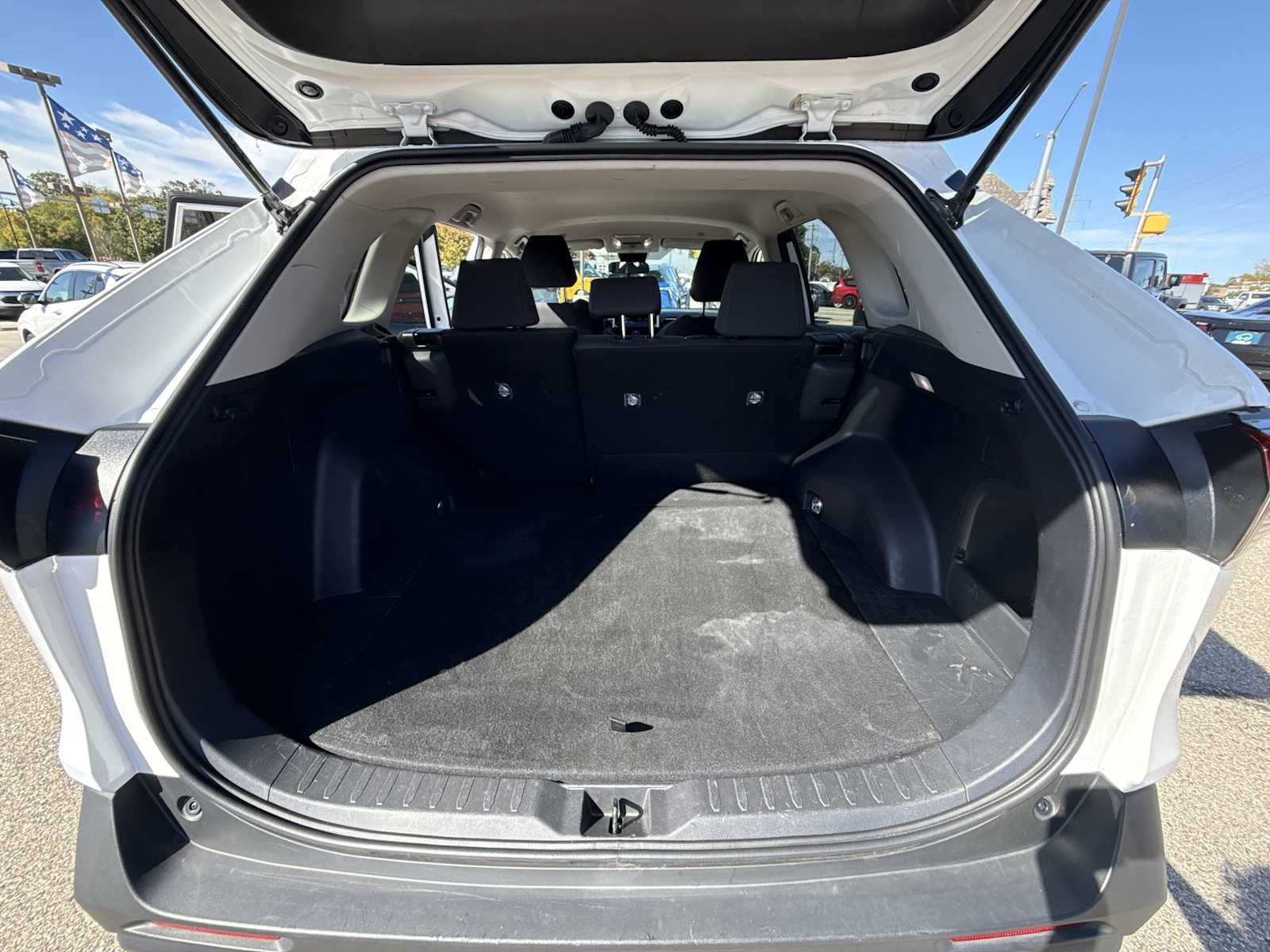 2025 Toyota RAV4 LE - Photo 23