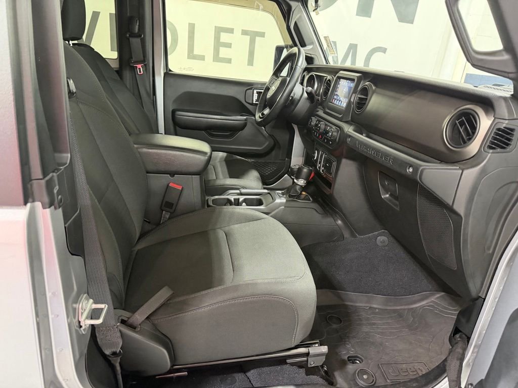 Used 2018 Silver Jeep Sport S image 29