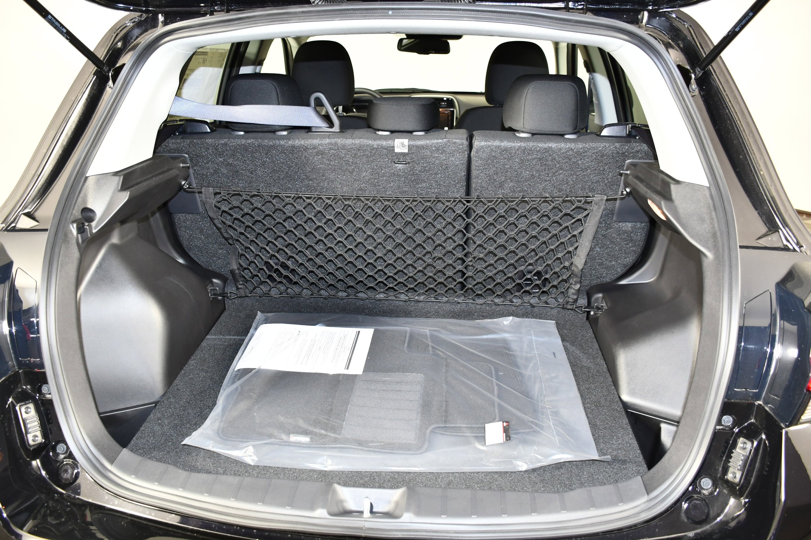 New 2026 Labrador Black Pearl Mitsubishi ES image 16