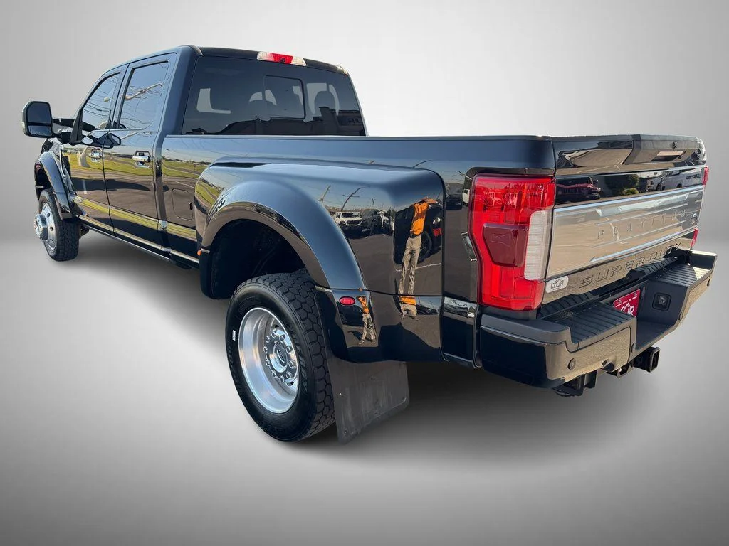 Used 2019 Black Ford Platinum image 4