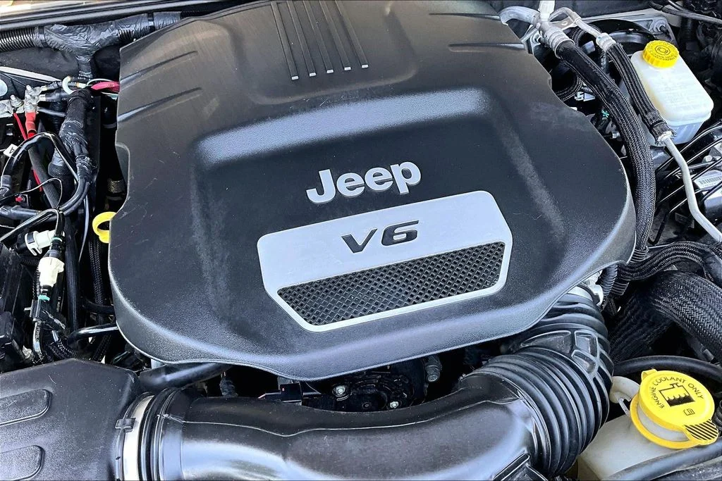 Certified Used 2018 Beige Jeep Unlimited Rubicon image 30