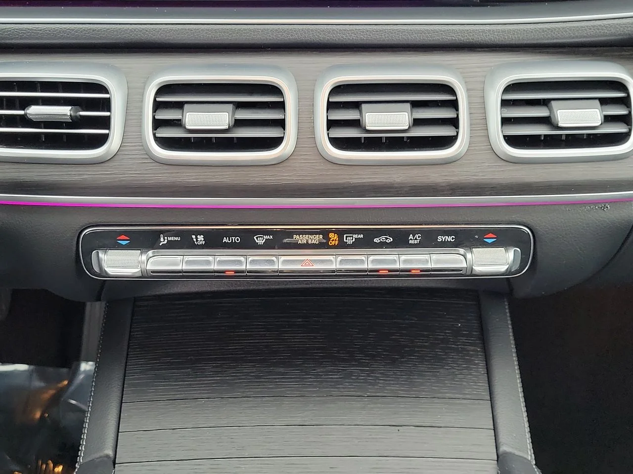 Certified Used 2024 Black Mercedes-Benz GLE 450 image 19