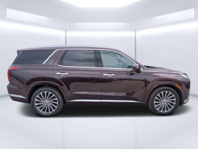 Used 2023 Red Hyundai Calligraphy image 2