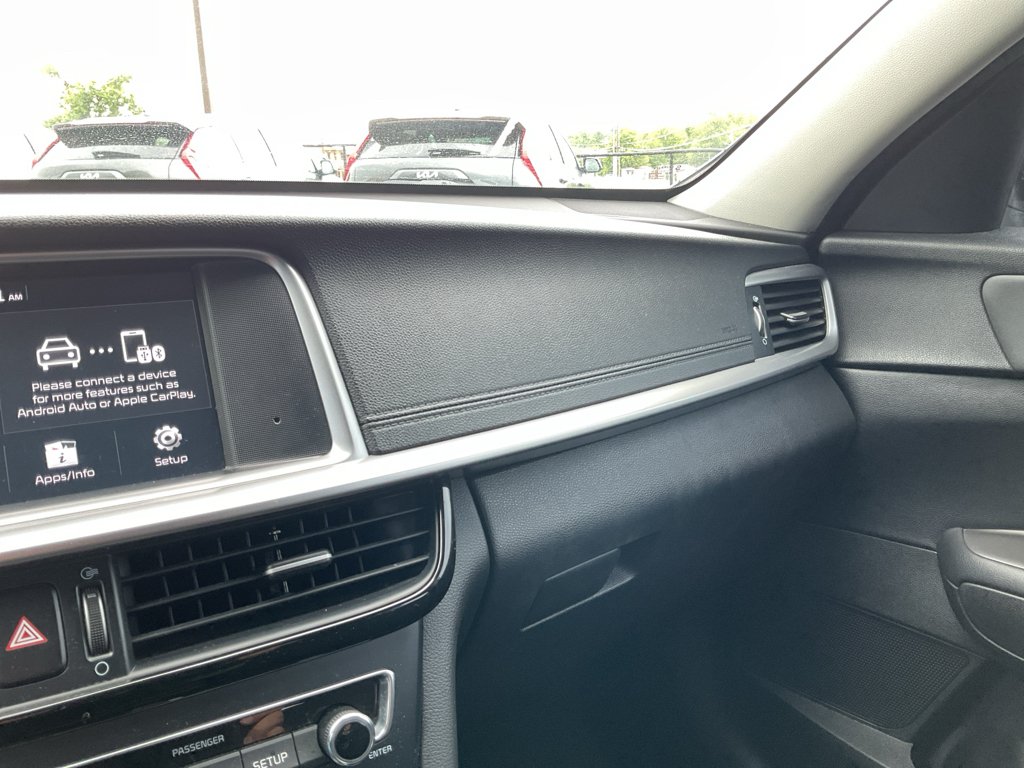 Used 2020 Snow White Pearl Kia LX image 24
