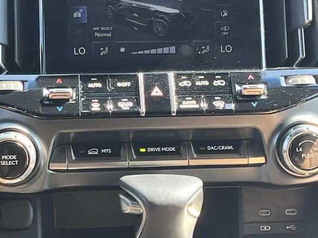 Certified Used 2025 EMINENT WHITE PEARL Lexus 600 Luxury image 15