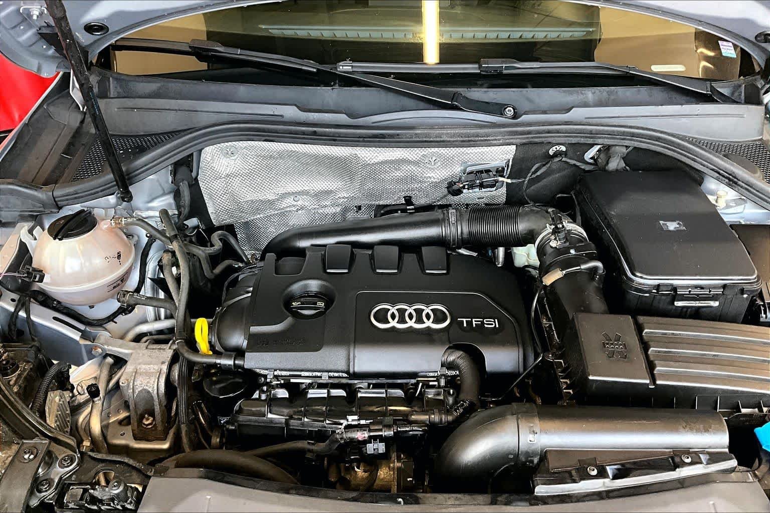 Used 2017 Florett Silver Metallic Audi Premium Plus image 32