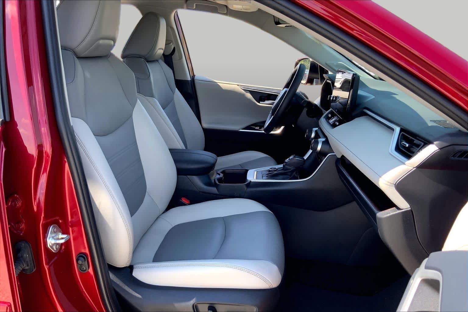 Used 2025 Ruby Flare Pearl Toyota Hybrid Limited image 9