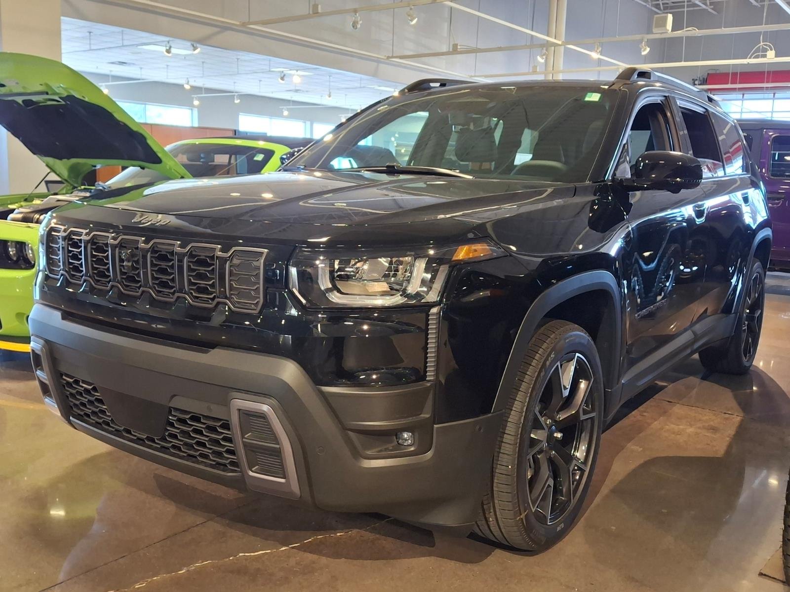 New 2026 Diamond Black Crystal Pearl-Coat Exterior Paint Jeep Overland image 1