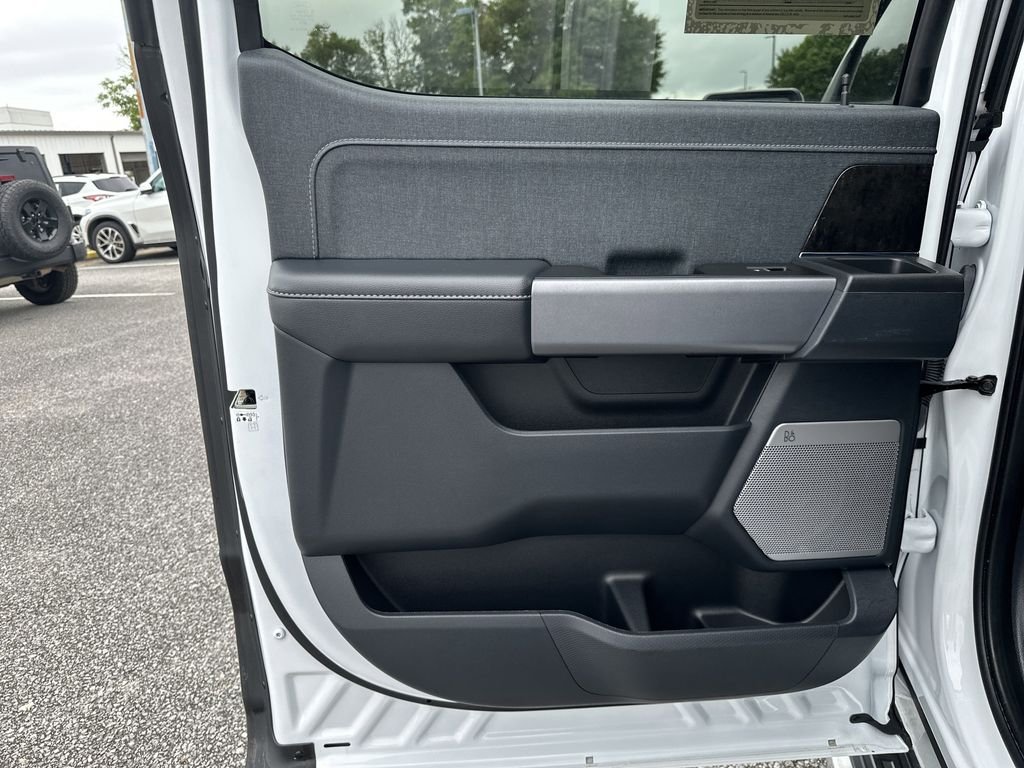 Used 2022 White Ford Lariat image 28