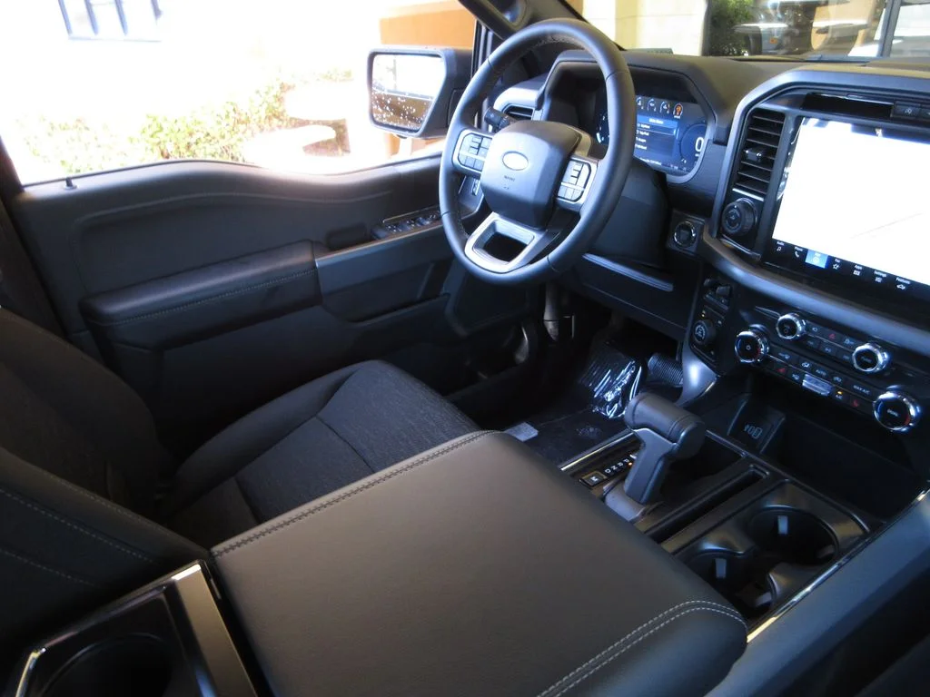 New 2026 Agate Black Metallic Ford XLT image 23