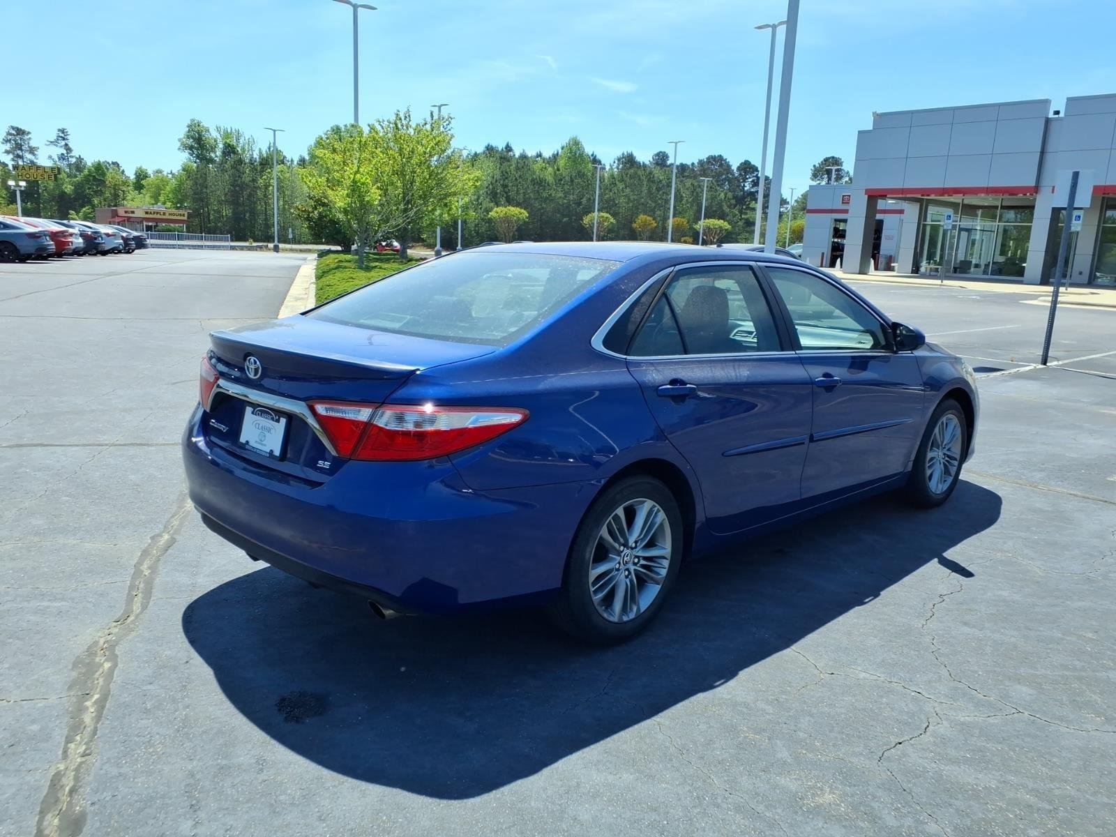 Used 2015 Toyota Camry SE with VIN 4T1BF1FK1FU892438 for sale in Henderson, NC