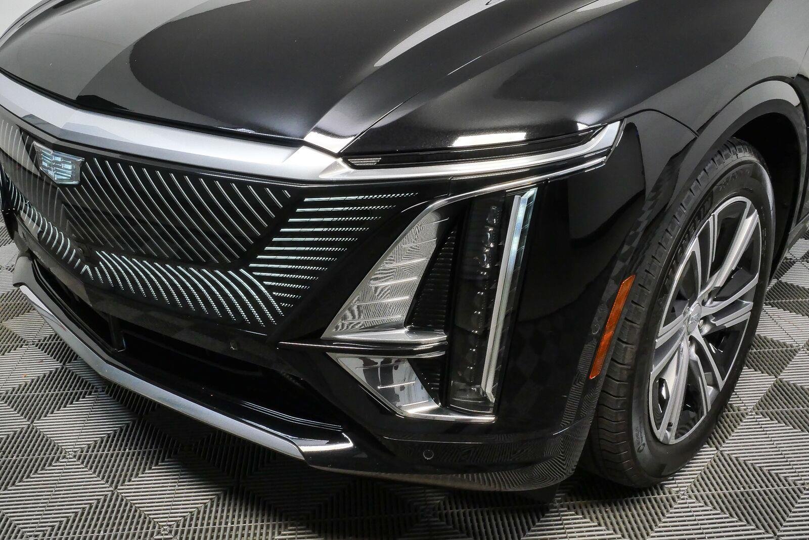 Certified Used 2024 Stellar Black Metallic Cadillac Luxury 3 image 34