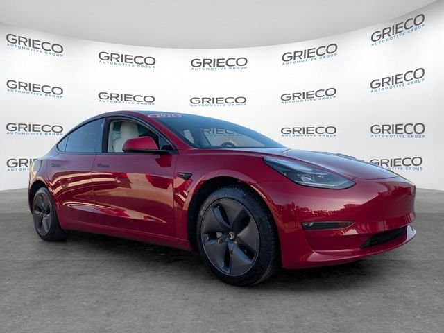 2021 Tesla Model 3 Standard Range Plus's photo