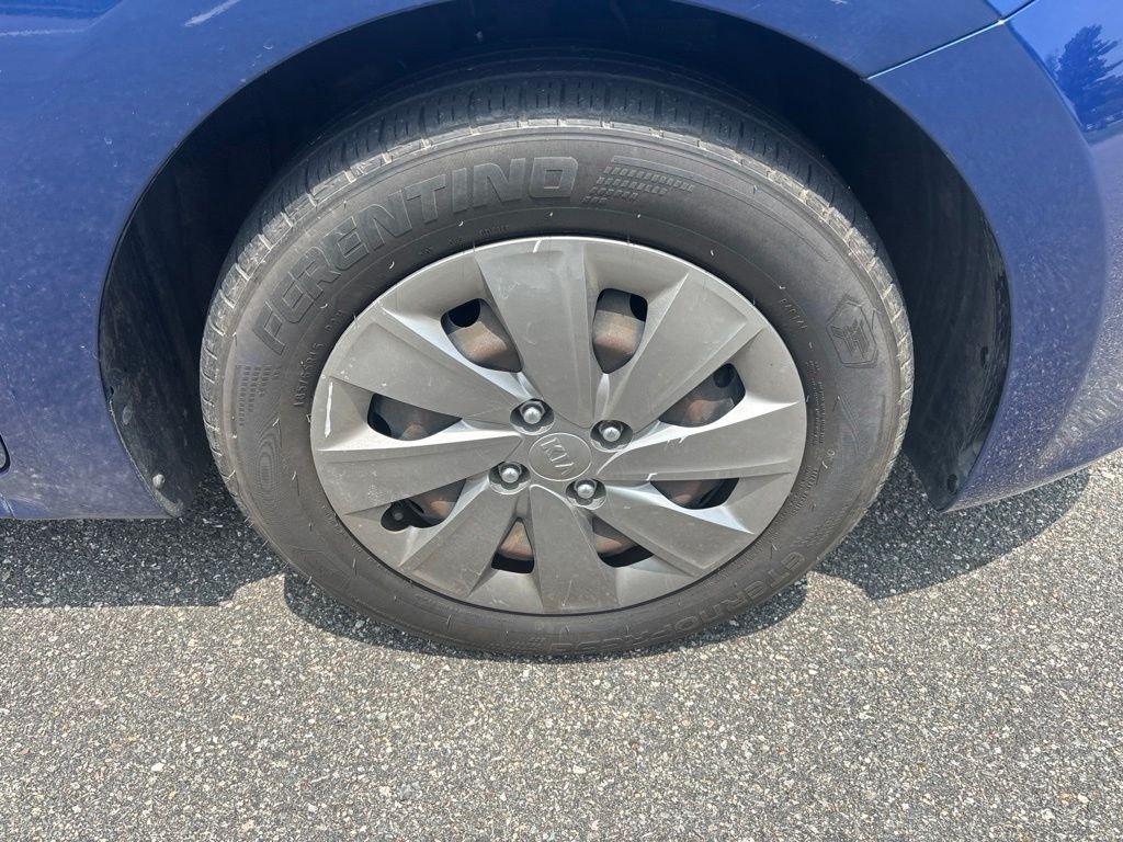 Used 2019 Blue Kia S image 9